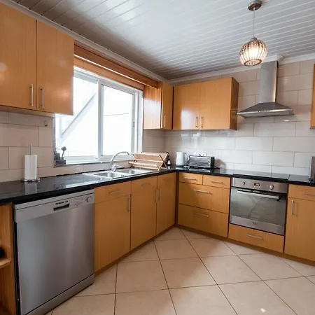 Vista Do Cais Lagoa (Azores)